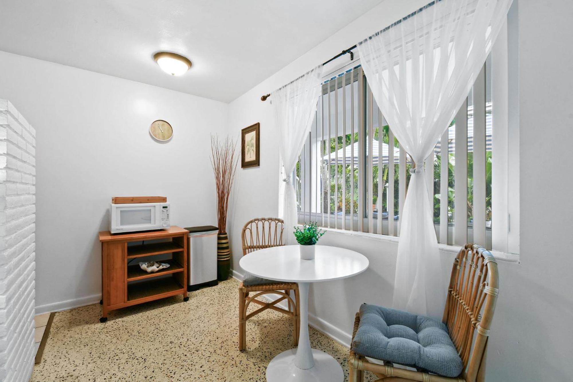 Sunshine Shores Boutique Appartamento *